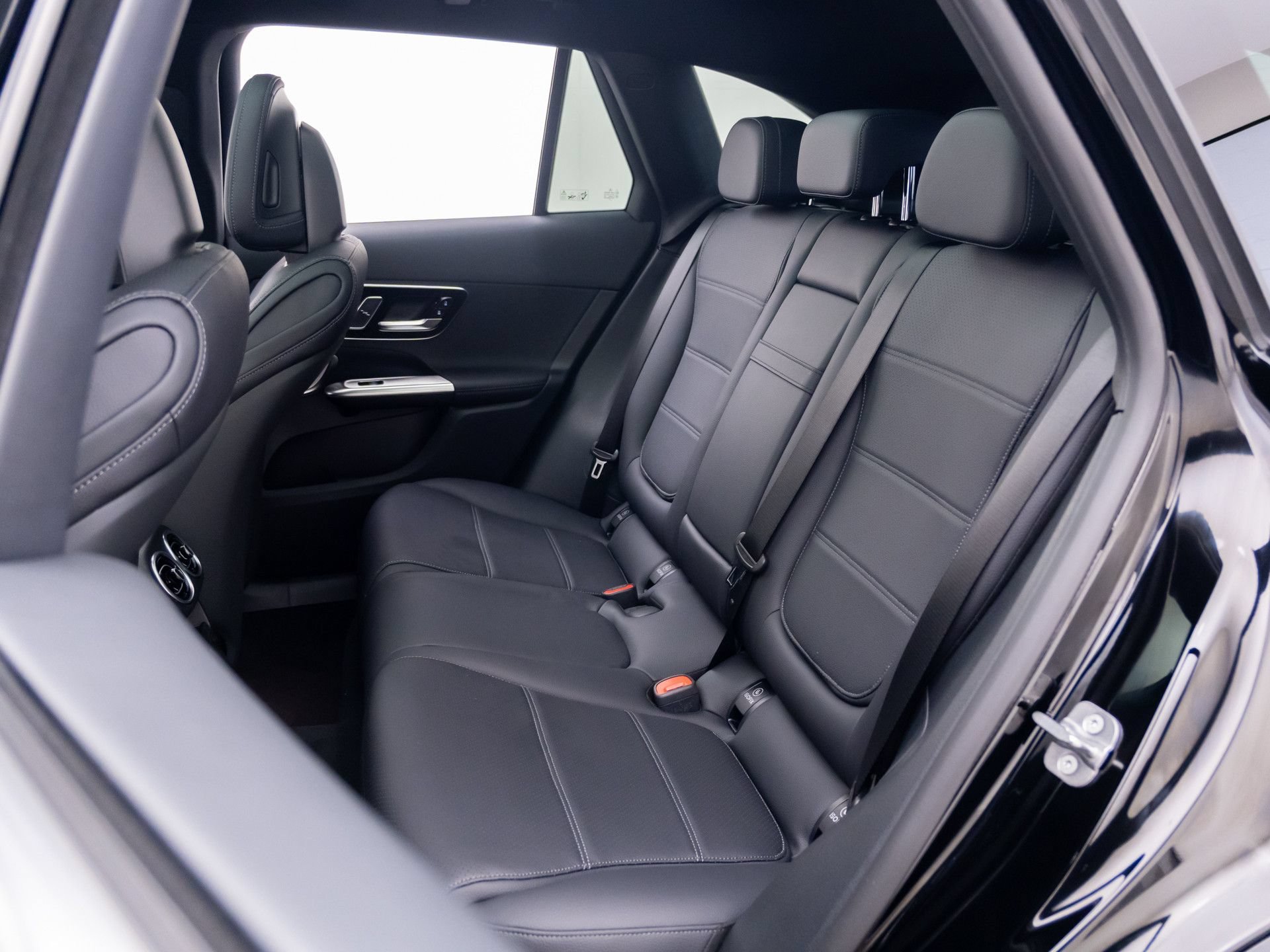 New 2027 Black Mercedes-Benz GLC 300 image 58