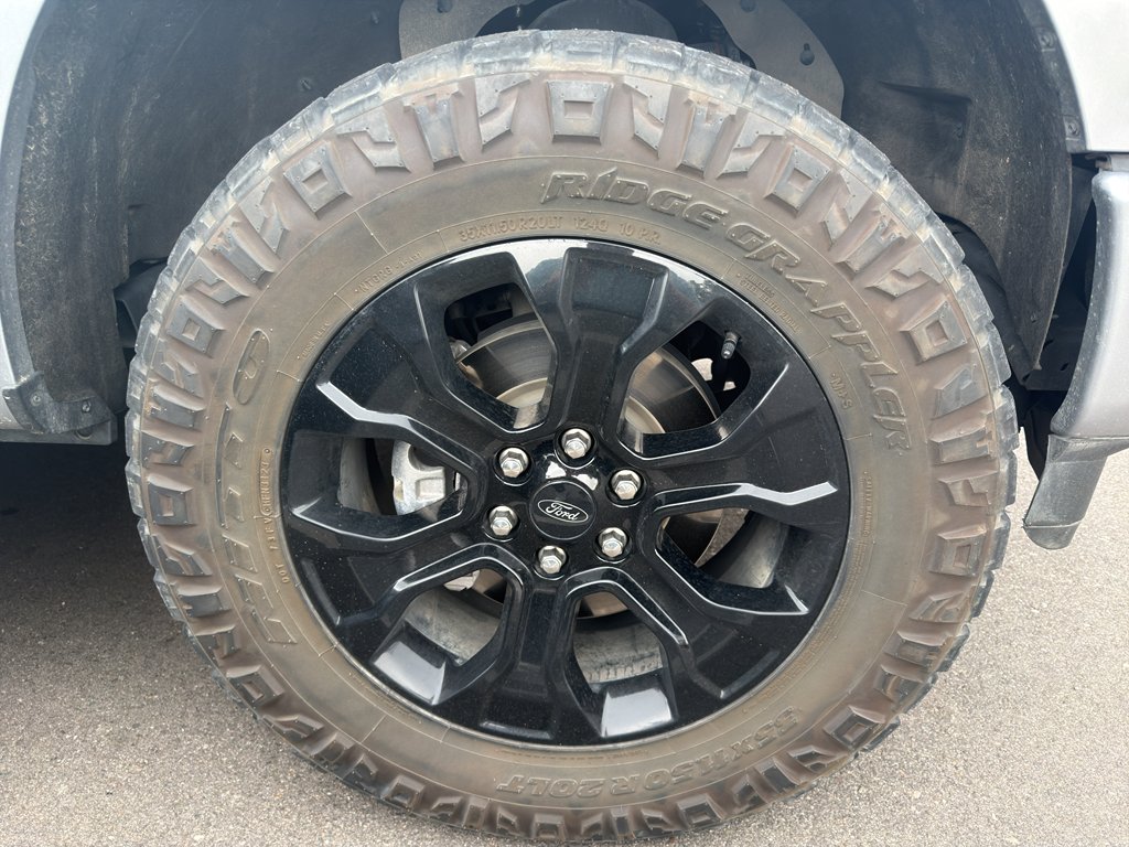Used 2022 Iconic Silver Metallic Ford LARIAT image 3