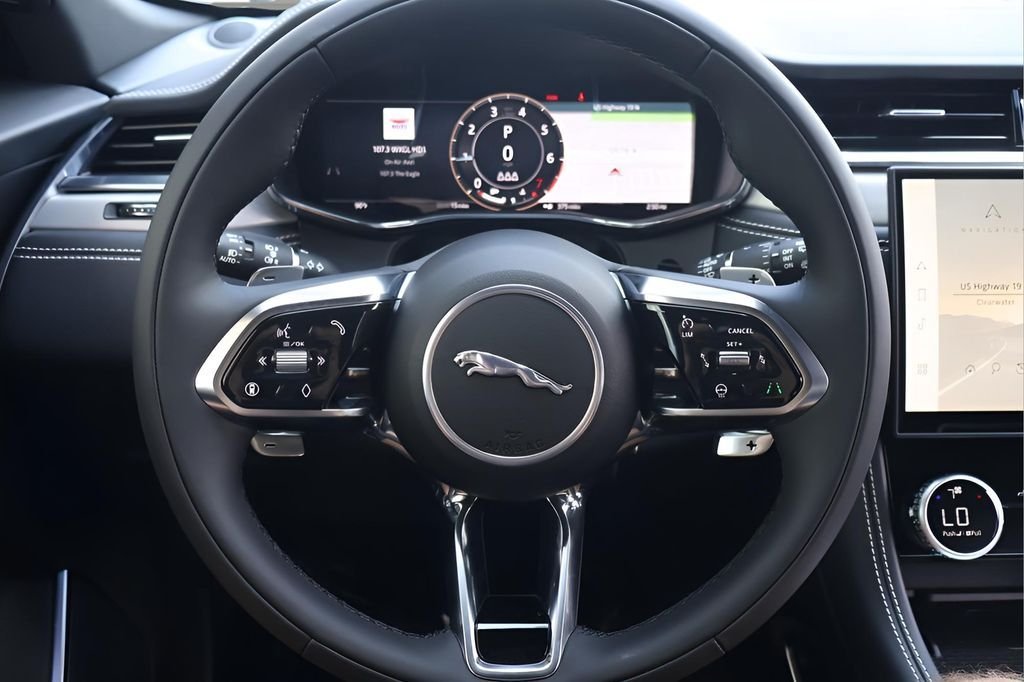 2026 Jaguar F-Pace R-Dynamic S - Photo 18