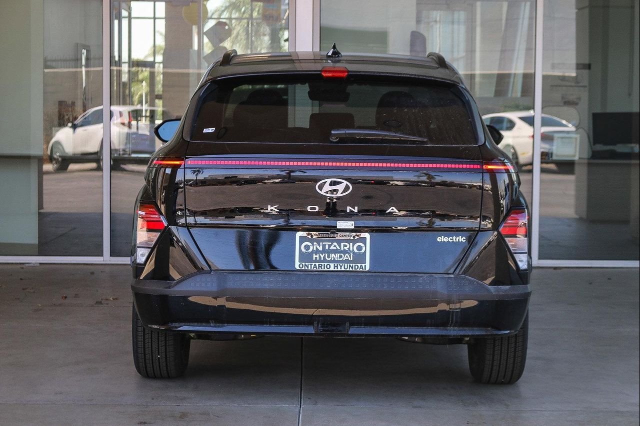 2025 Hyundai Kona EV SEL - Photo 36