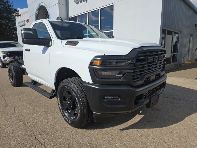 2025 Ram 3500 Tradesman photo 2