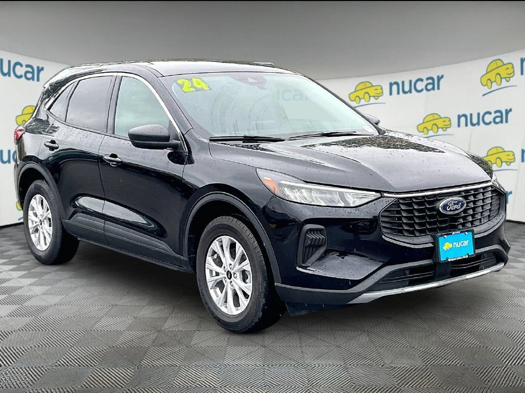 Used 2024 Black Metallic Ford Active image 1