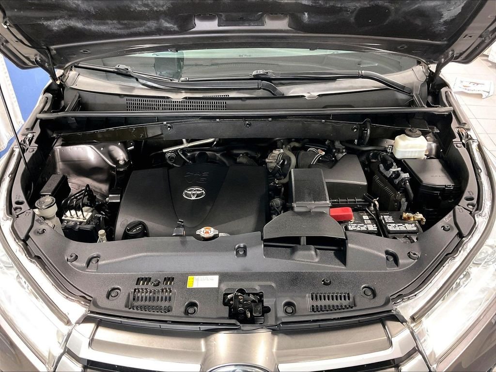 Used 2019 Gray Toyota LE image 30