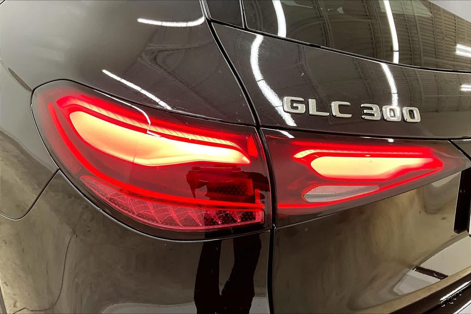 New 2026 Obsidian Black Metallic Mercedes-Benz GLC 300 image 14