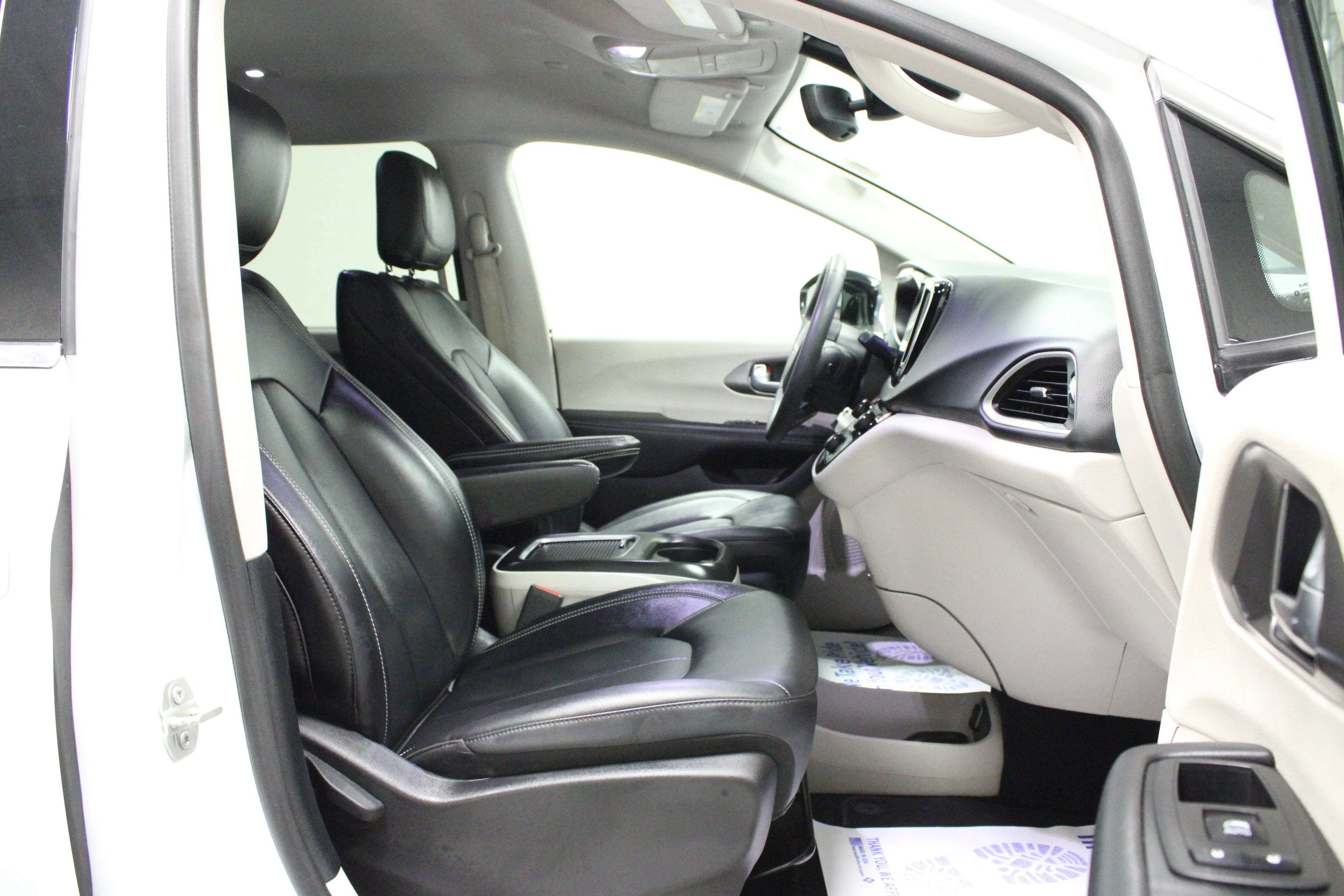 Used 2024 Bright White Clearcoat Chrysler Touring L image 19