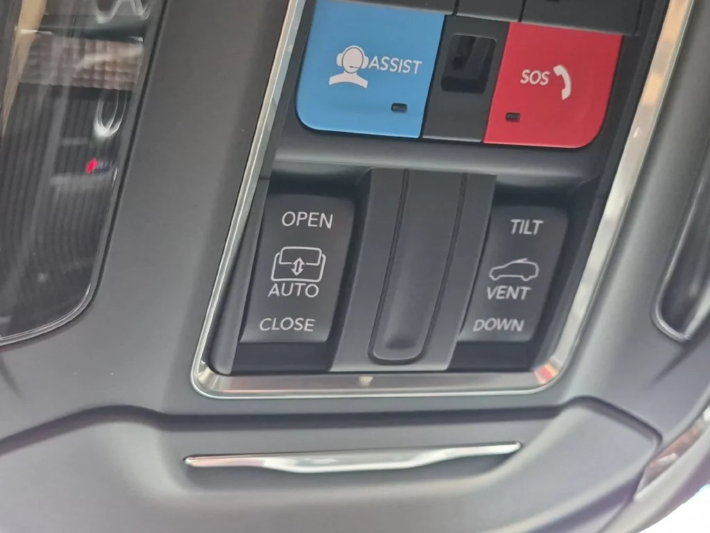 Used 2025 Black Jeep Altitude X image 19