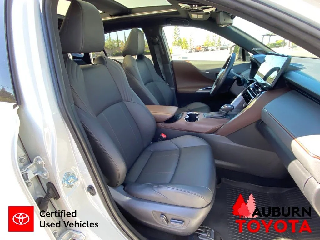 Certified Used 2021 Blizzard Pearl Toyota Limited image 16