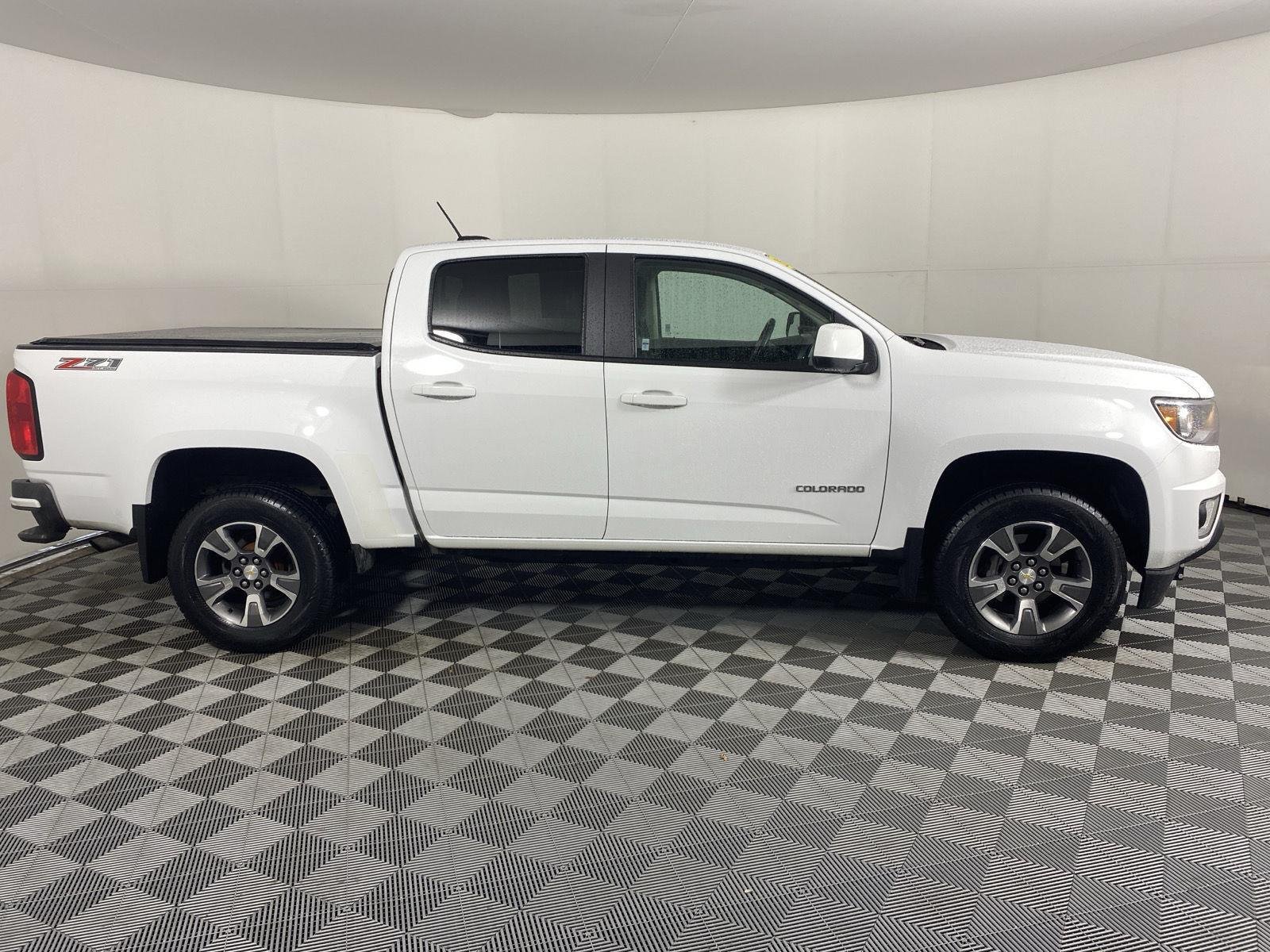 Used 2016 Summit White Chevrolet 4WD Z71 image 8