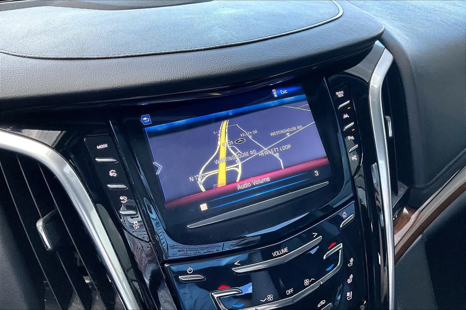 Used 2020 Crystal White Tricoat Cadillac Premium Luxury image 35