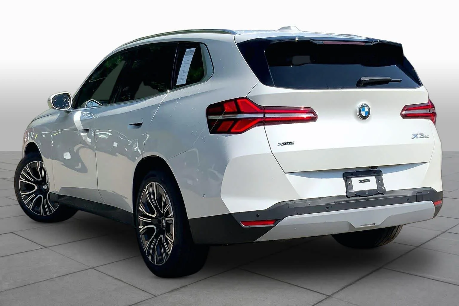 New 2026 Mineral White Metallic BMW 30 xDrive image 12