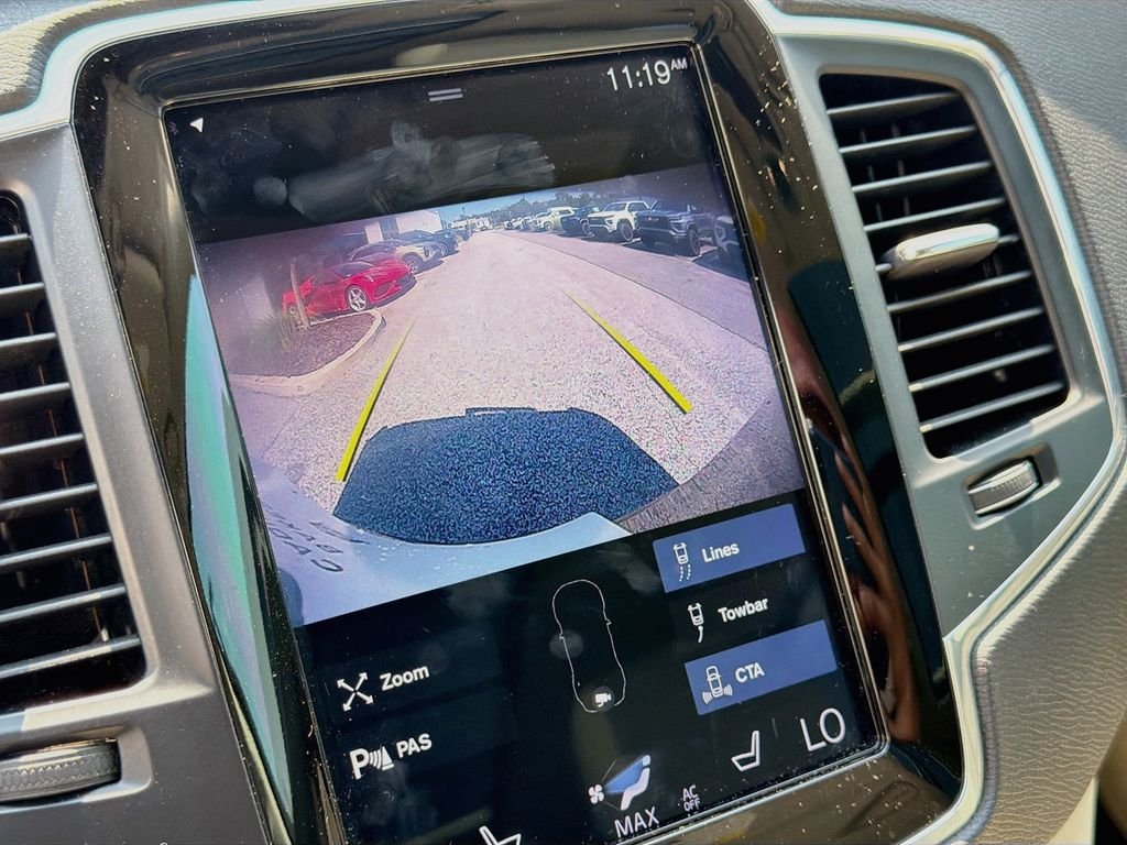 Used 2019 Black Volvo T5 Momentum image 14