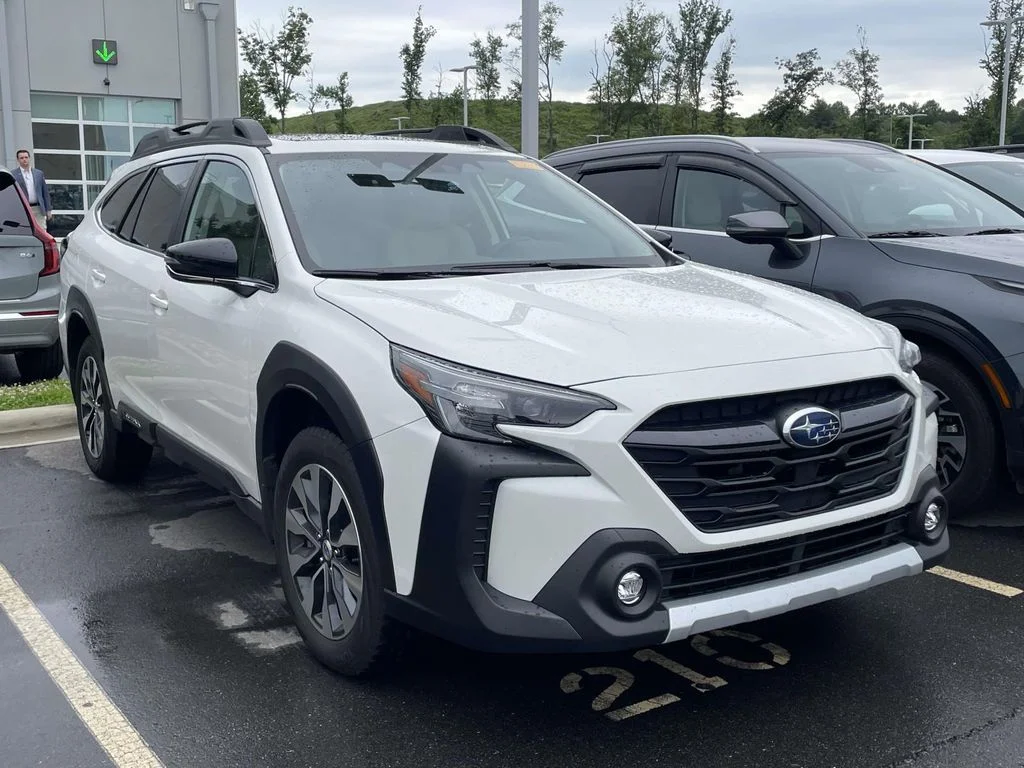 2024 Subaru Outback Limited's photo
