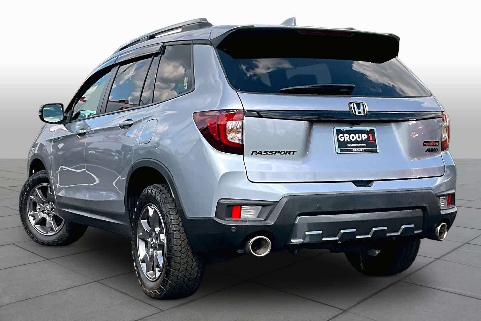 Used 2024 Lunar Silver Metallic Honda TrailSport image 11