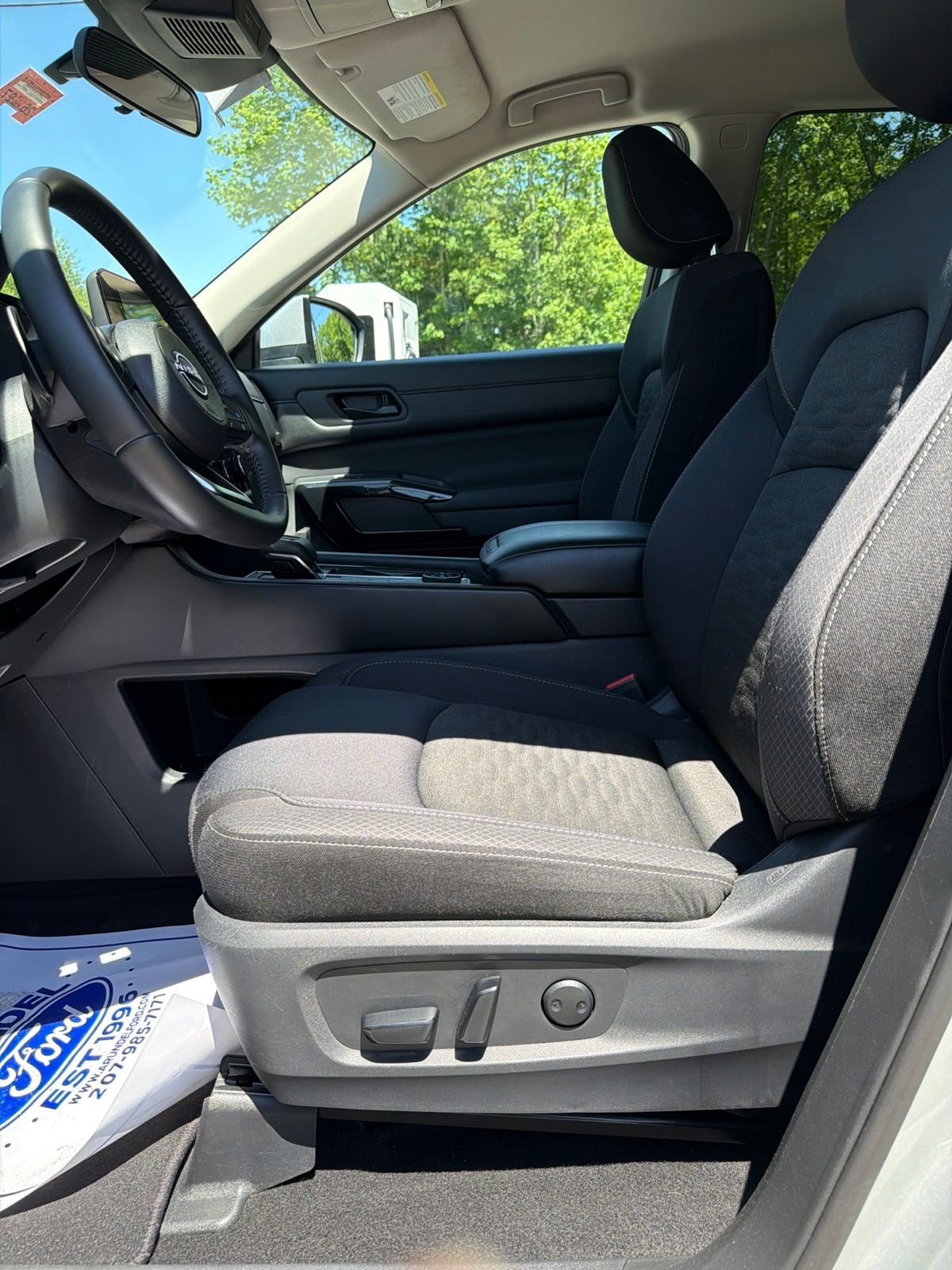 Used 2025 Silver Nissan SV image 21