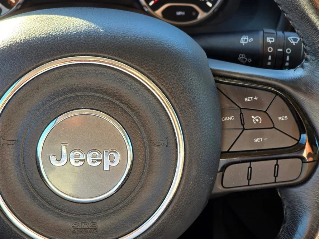 Used 2017 Black Jeep Latitude image 16