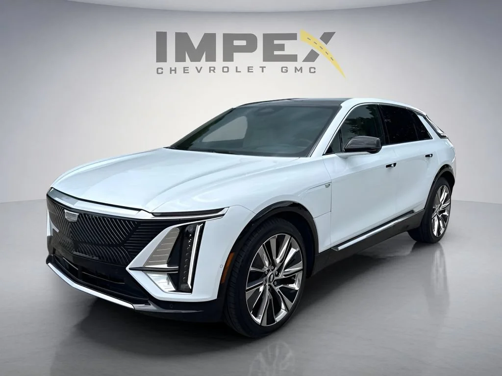 Used 2026 Vibrant White Tricoat Cadillac Signature Luxury image 1