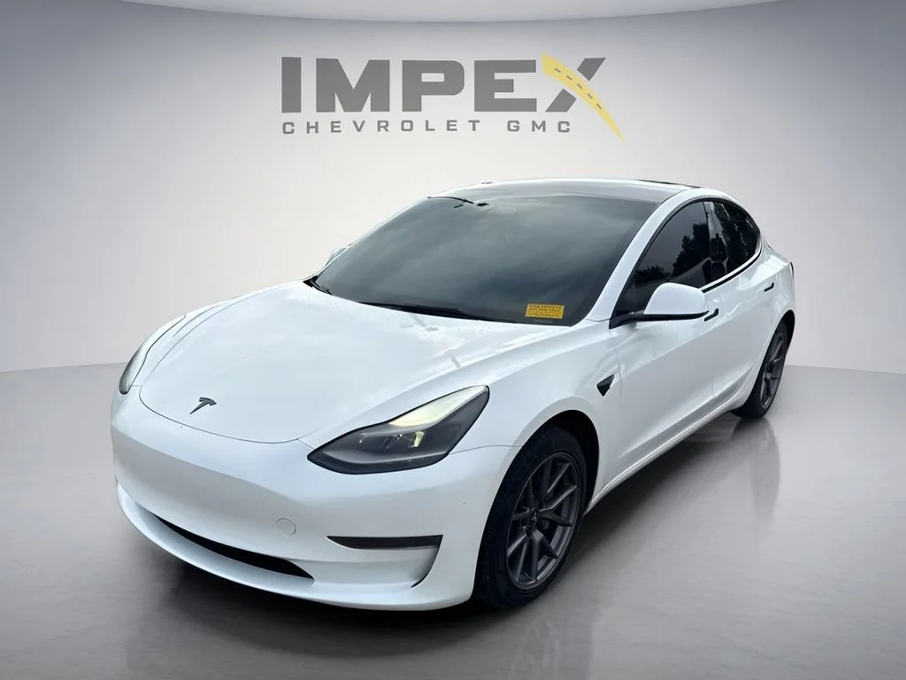 Used 2023  Tesla  image 1