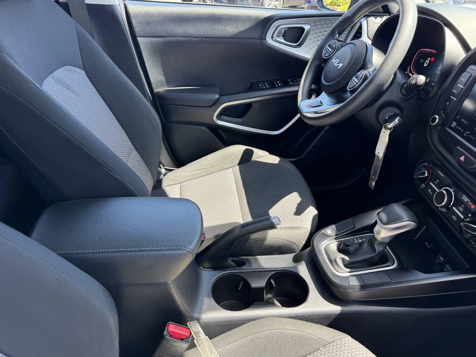 Used 2024 Fusion Black Kia LX image 8