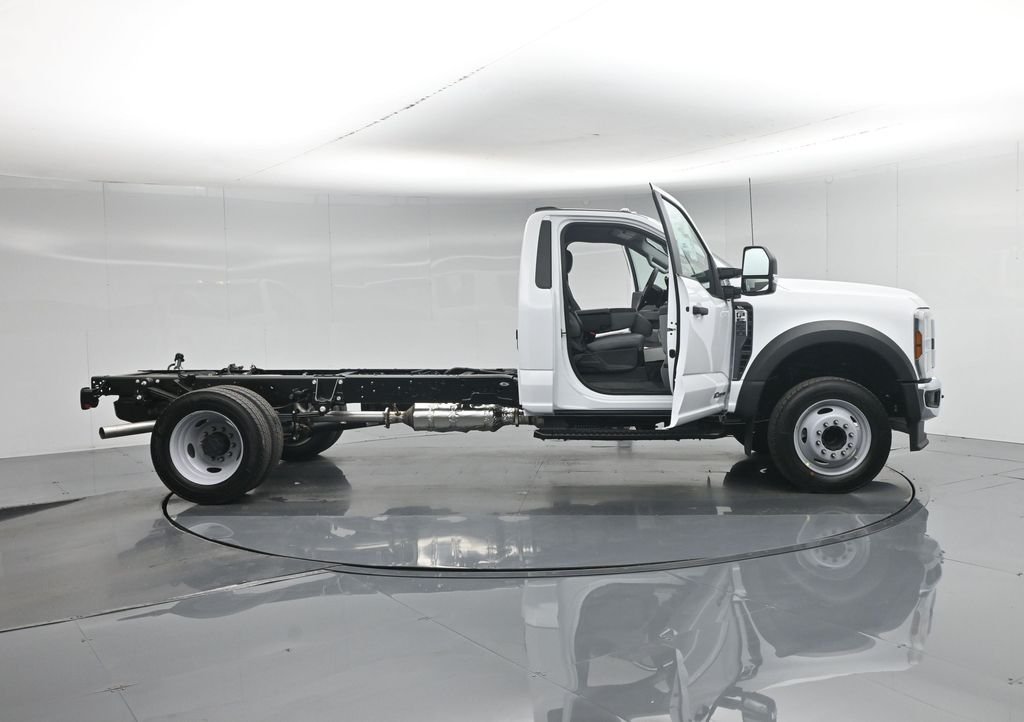 New 2026 Oxford White Ford XL image 4