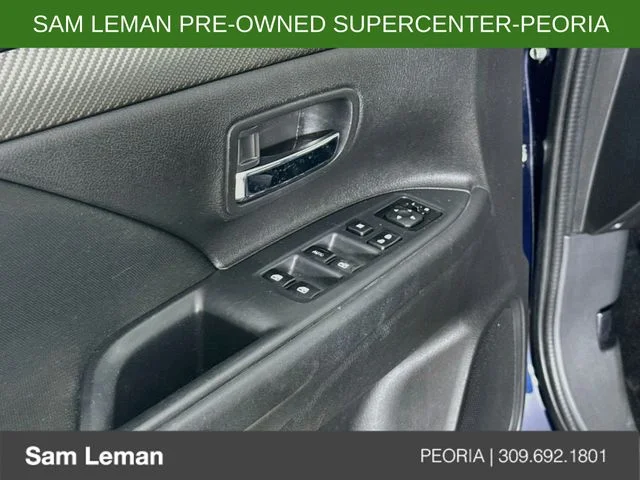 Used 2016  Mitsubishi  image 17