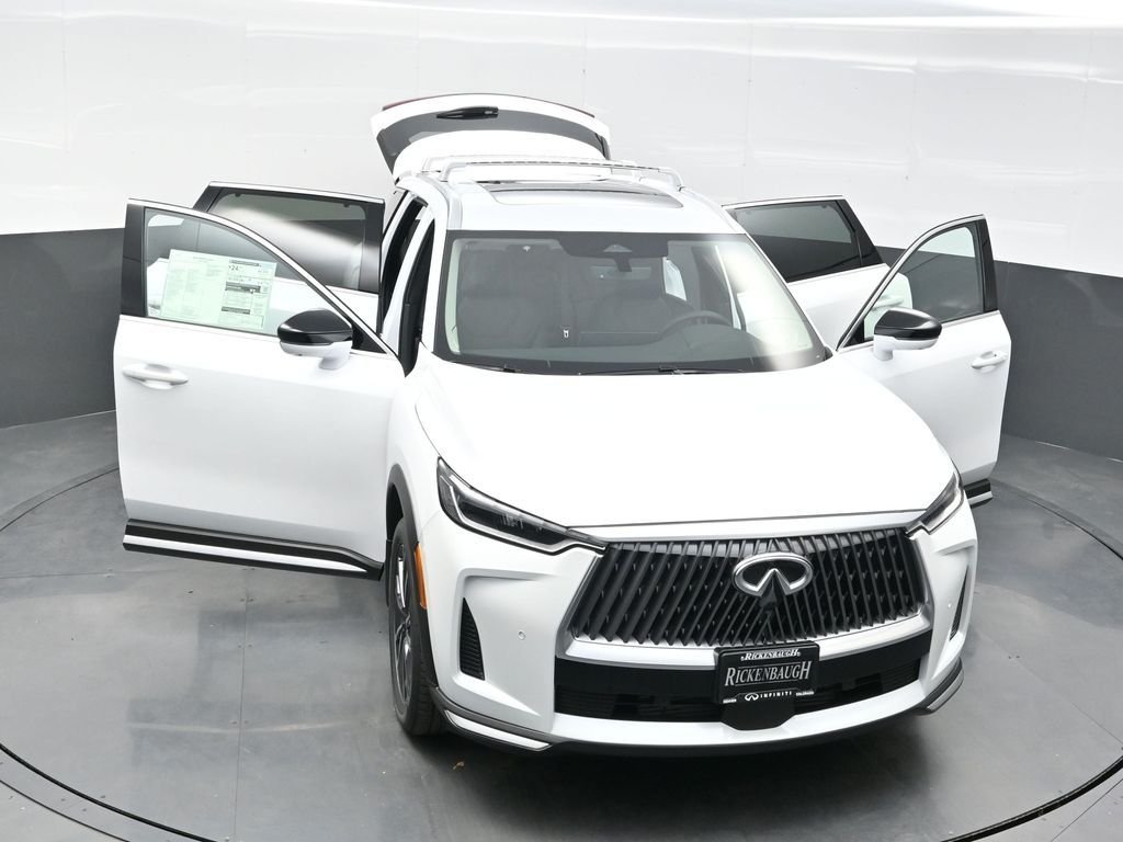 Used 2026 White INFINITI LUXE image 40