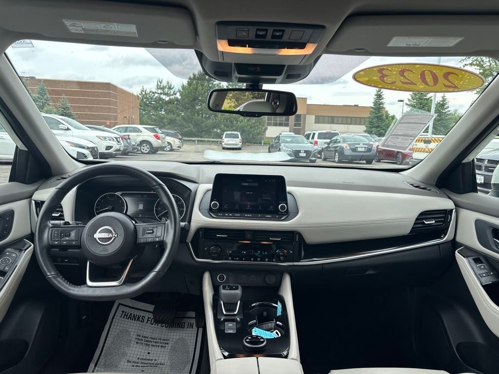Used 2023 White Nissan SL image 15