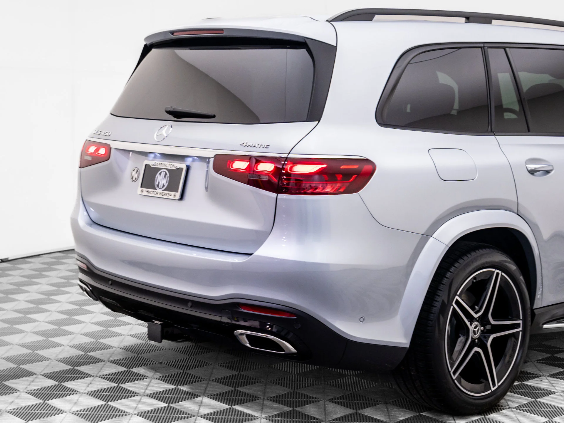 New 2026 Silver Mercedes-Benz GLS 450 image 38