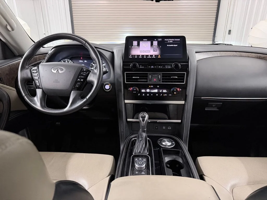 Used 2023 Silver INFINITI Premium Select image 14