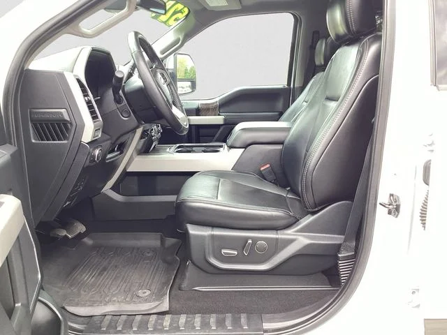 Used 2019 White Ford Lariat image 9