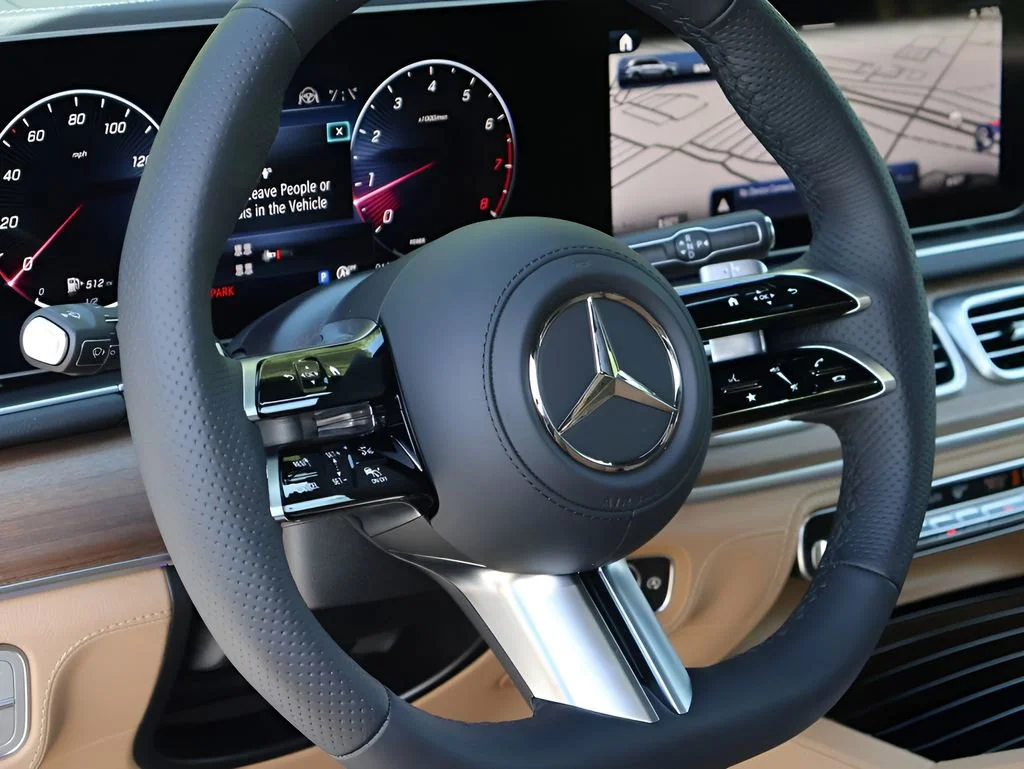 New 2026 MANUFAKTUR Moonlight White Metallic Mercedes-Benz GLS 450 image 60
