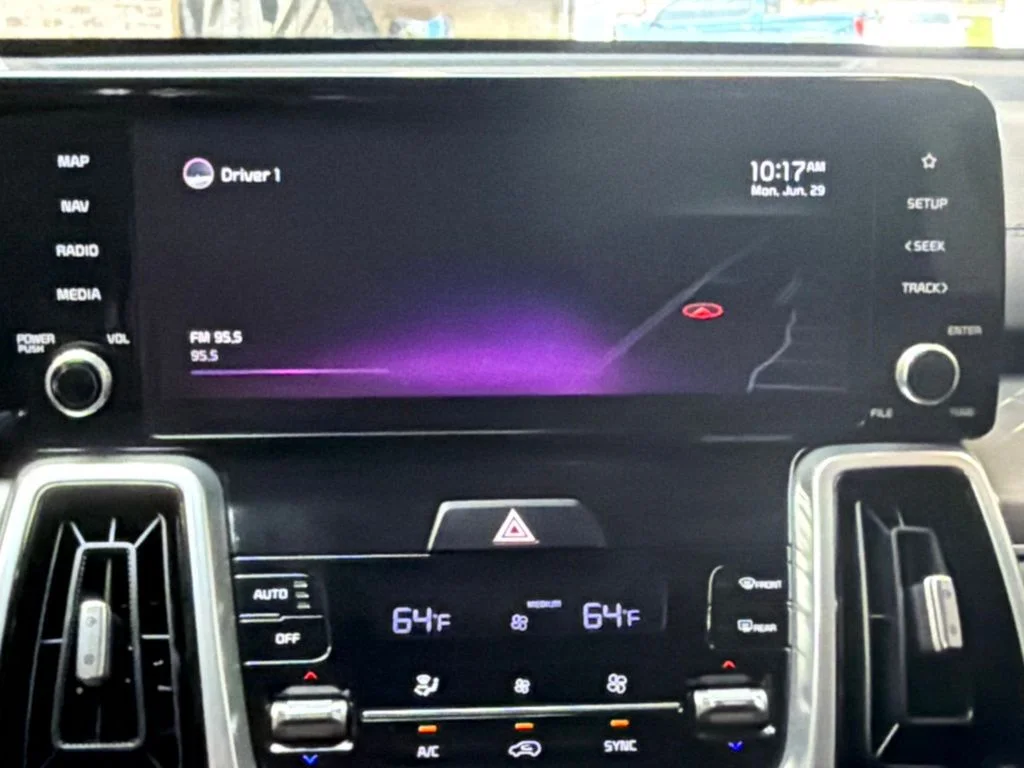 Used 2022 Sparkling Silver Kia SX image 19