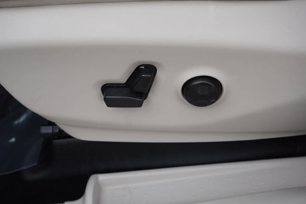 Used 2021 Blue Chrysler Touring L image 27