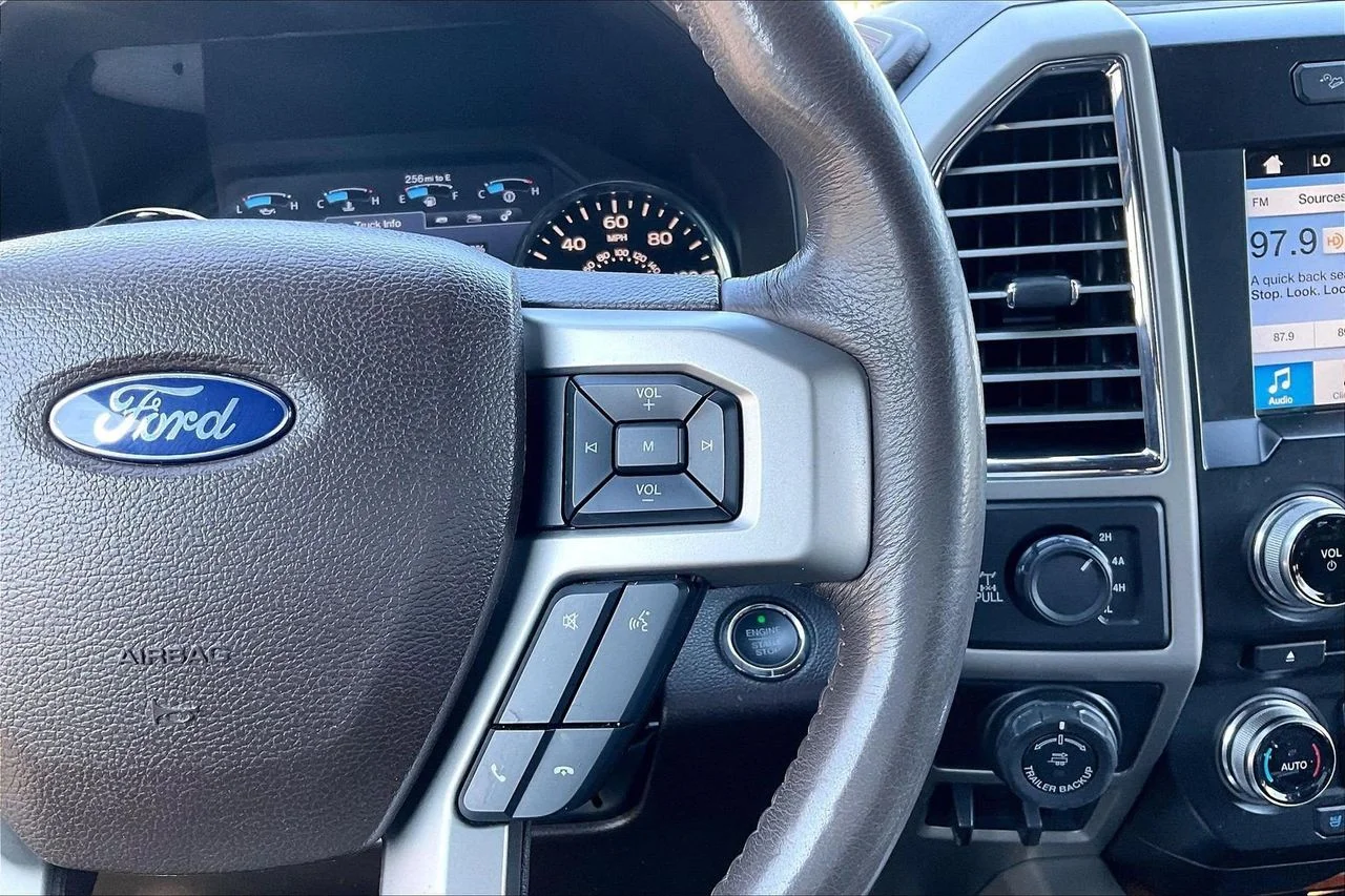 Used 2016 White Ford King Ranch image 33