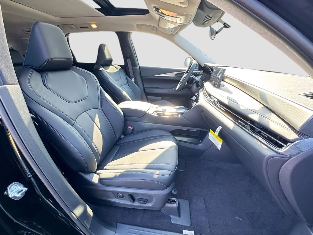 New 2027 BLACK OBSIDIAN INFINITI Pure FWD image 30