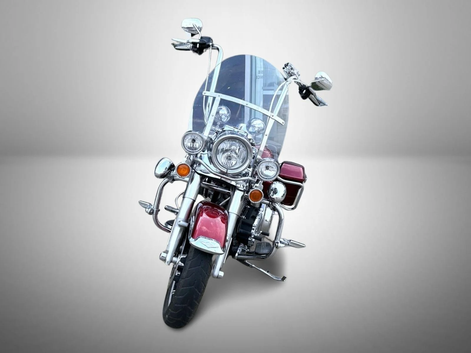 Used 2015 Red Harley-Davidson Road King image 2