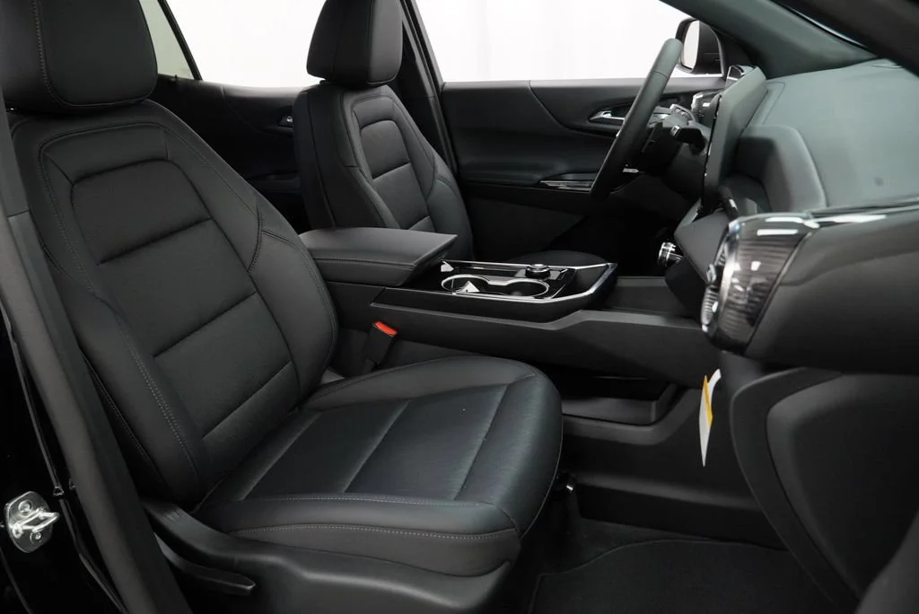 New 2027 Mosaic Black Metallic Chevrolet LT image 37