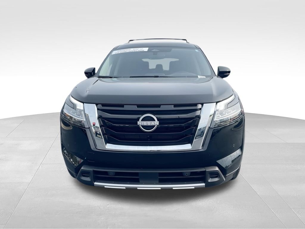 Used 2023 Black Nissan SL image 3