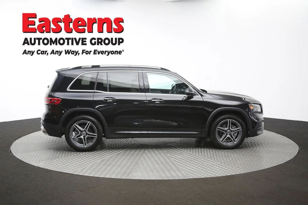 Used 2022 Black Mercedes-Benz GLB 250 image 44