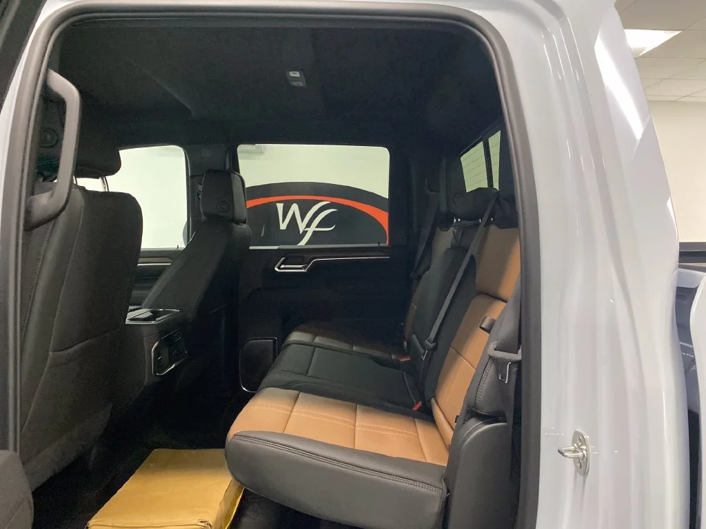 New 2026 Polar White Tricoat Chevrolet High Country image 17