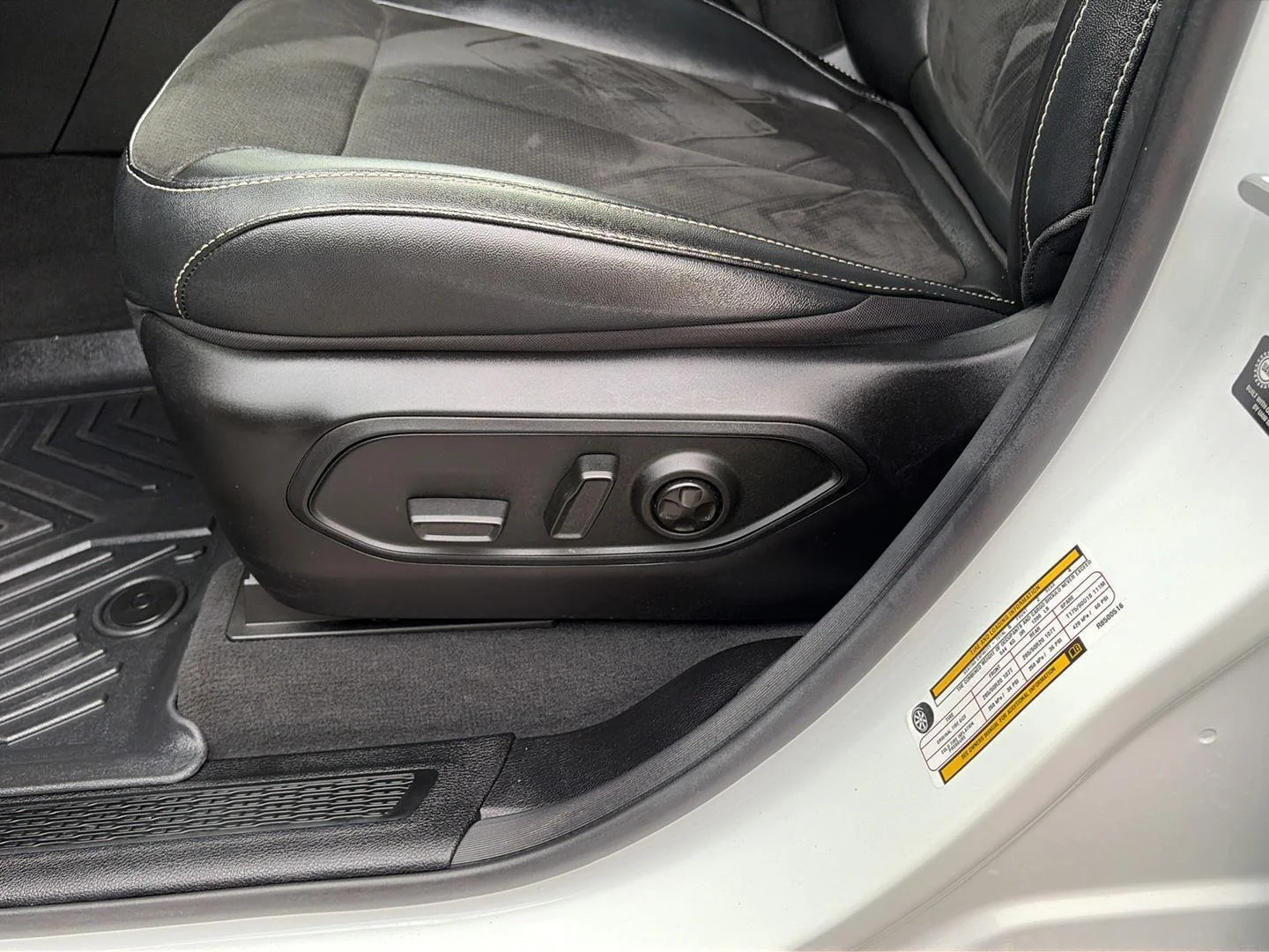 Used 2024 Bright White Clearcoat Jeep Altitude X image 16
