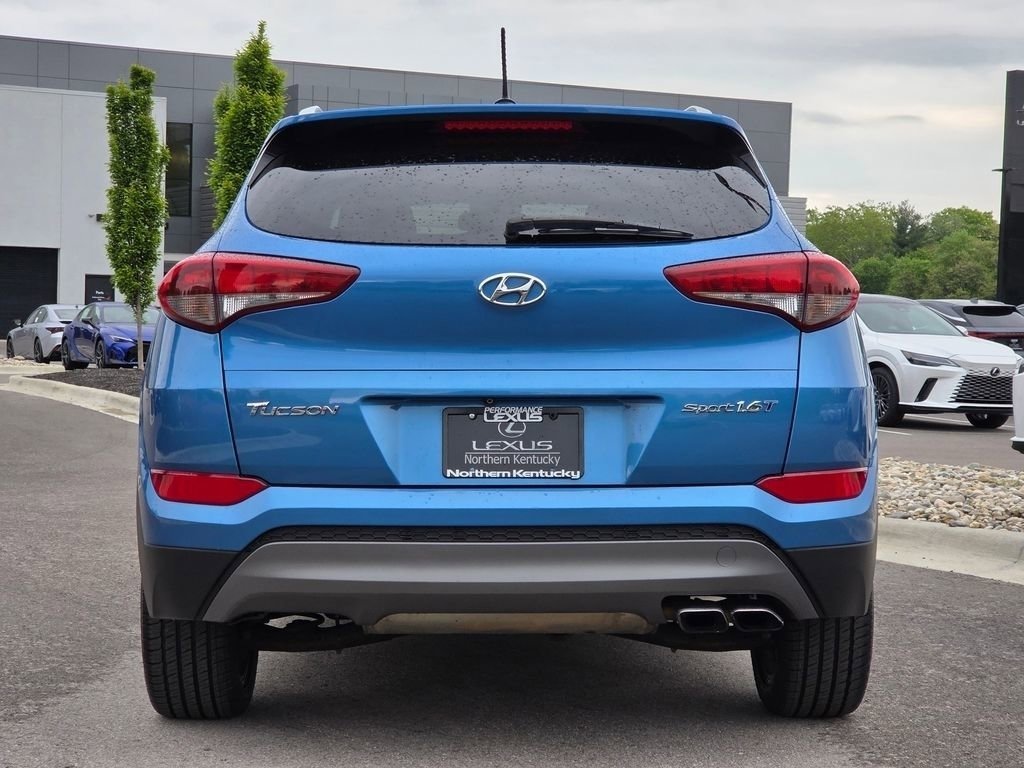 Used 2016 Caribbean Blue Hyundai Sport image 23