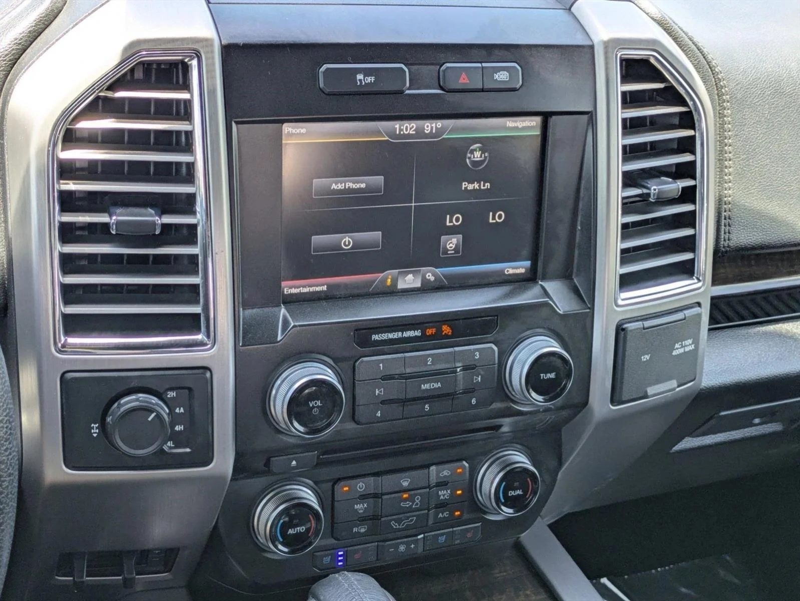 Used 2015 Magnetic Metallic Ford Platinum image 15