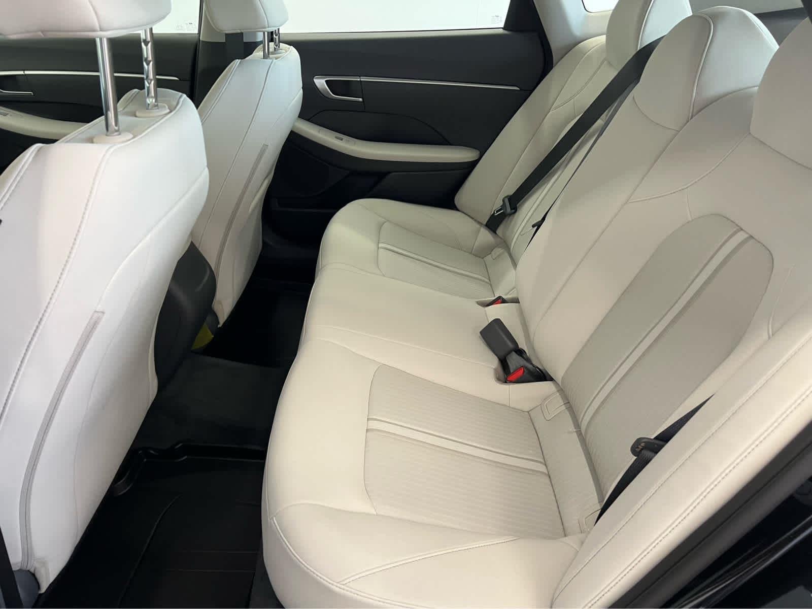 New 2026 Abyss Black Hyundai SE image 26
