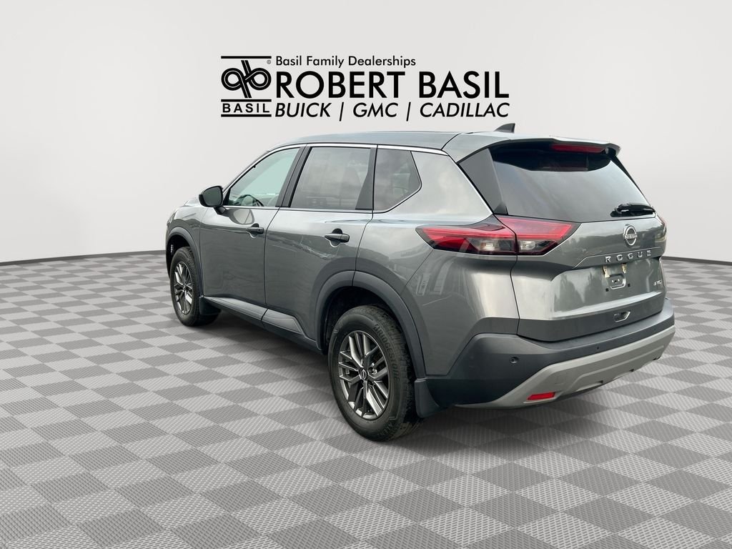 Used 2023 Gray Nissan S image 6