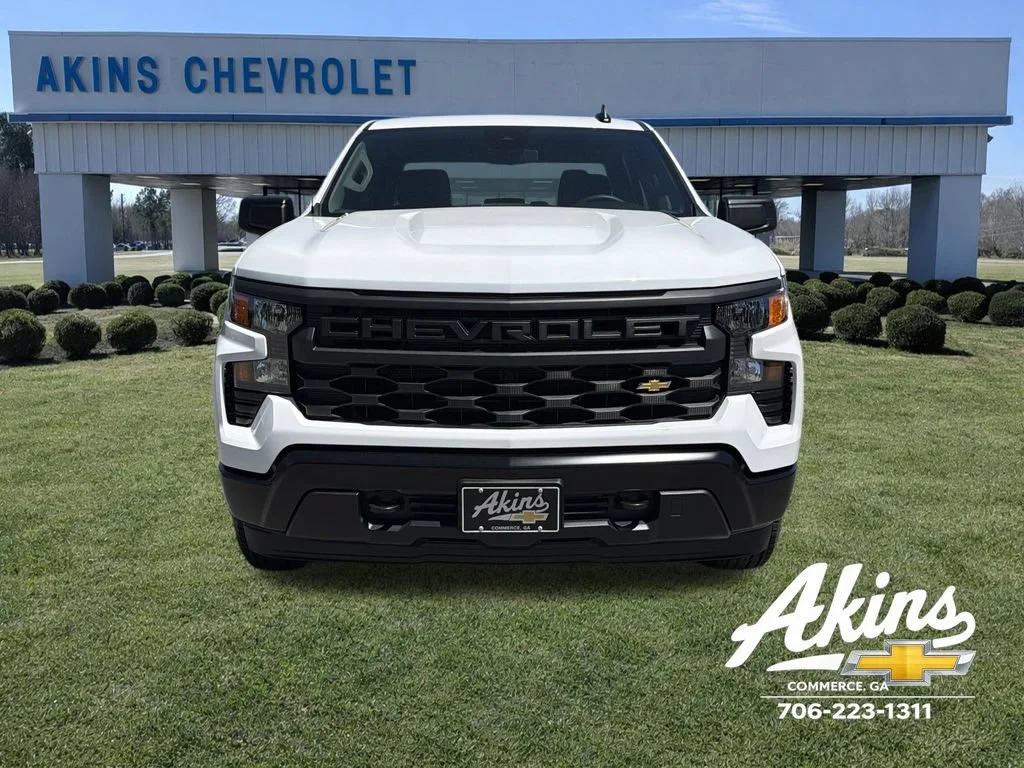New 2026 Summit White Chevrolet WT image 3
