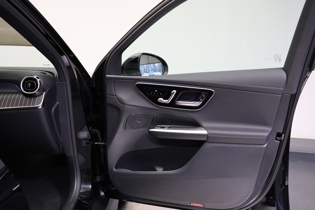 Used 2026 Black Mercedes-Benz GLC 300 image 44