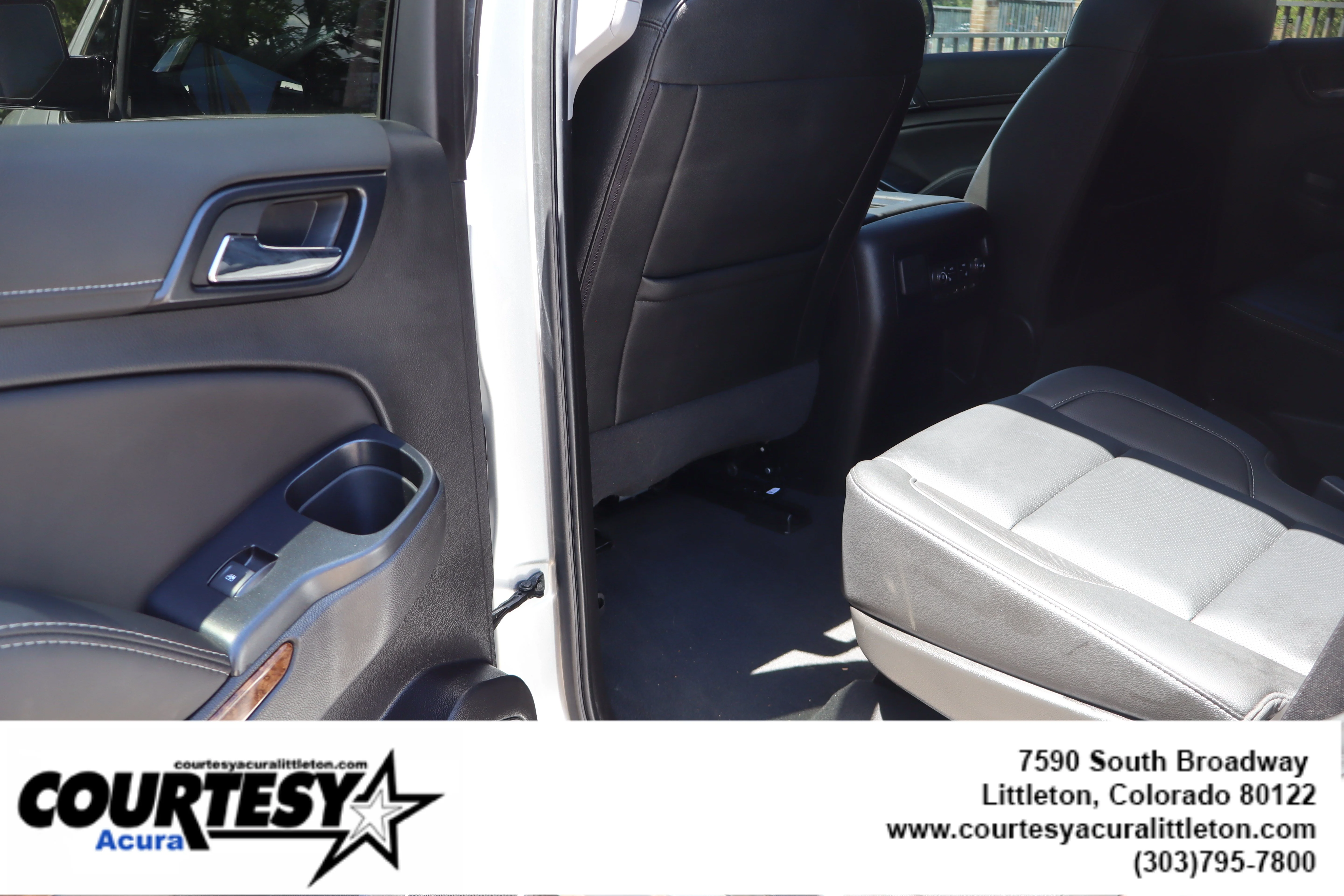 Used 2019 Silver Ice Metallic Chevrolet Premier image 26