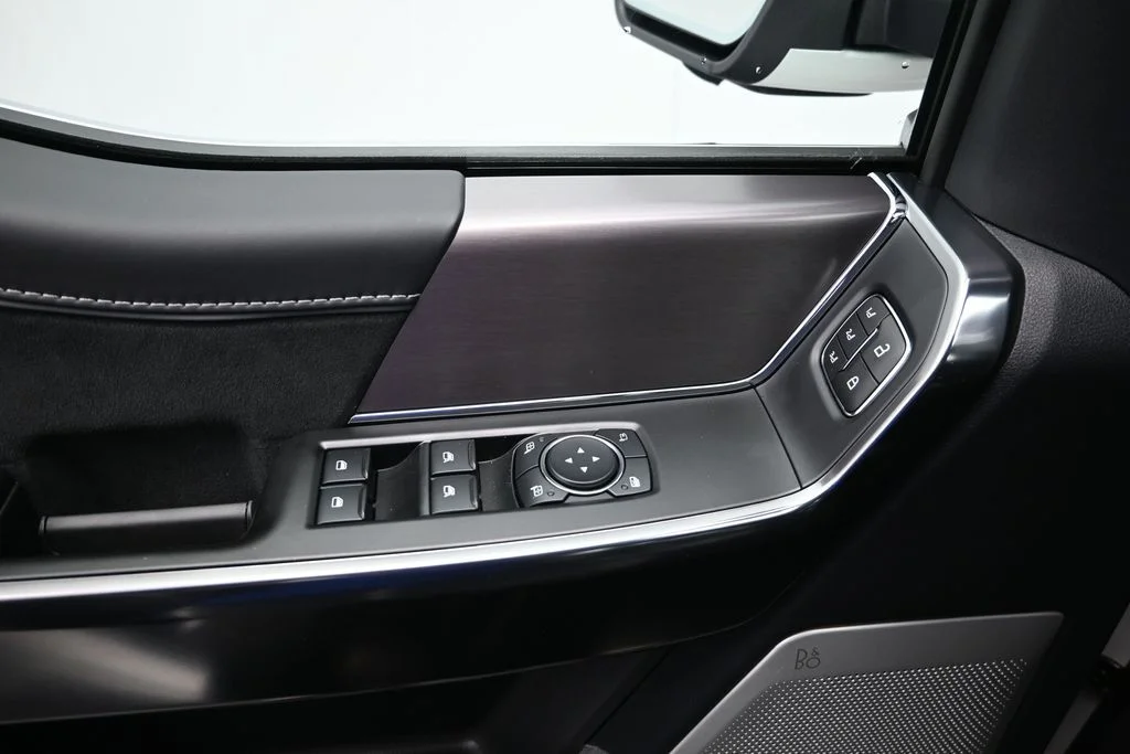 New 2026 Star White Metallic Tri-Coat Ford Platinum® image 15
