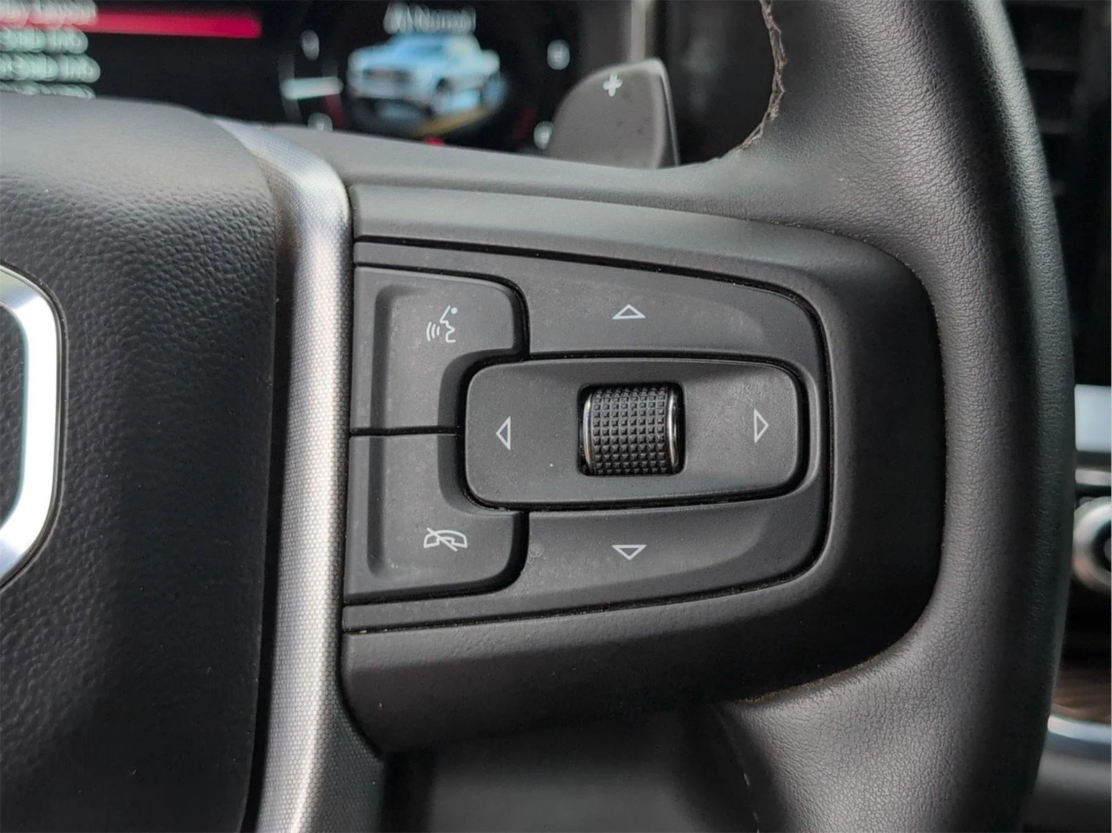 Used 2023 Summit White GMC Elevation image 25