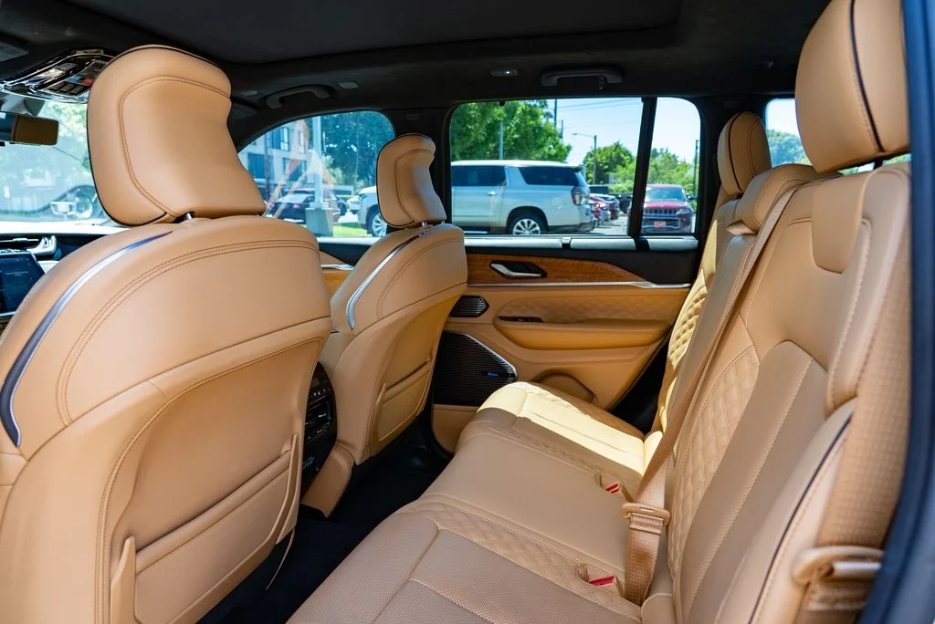 Used 2022 Silver Jeep Summit Reserve 4xe image 26
